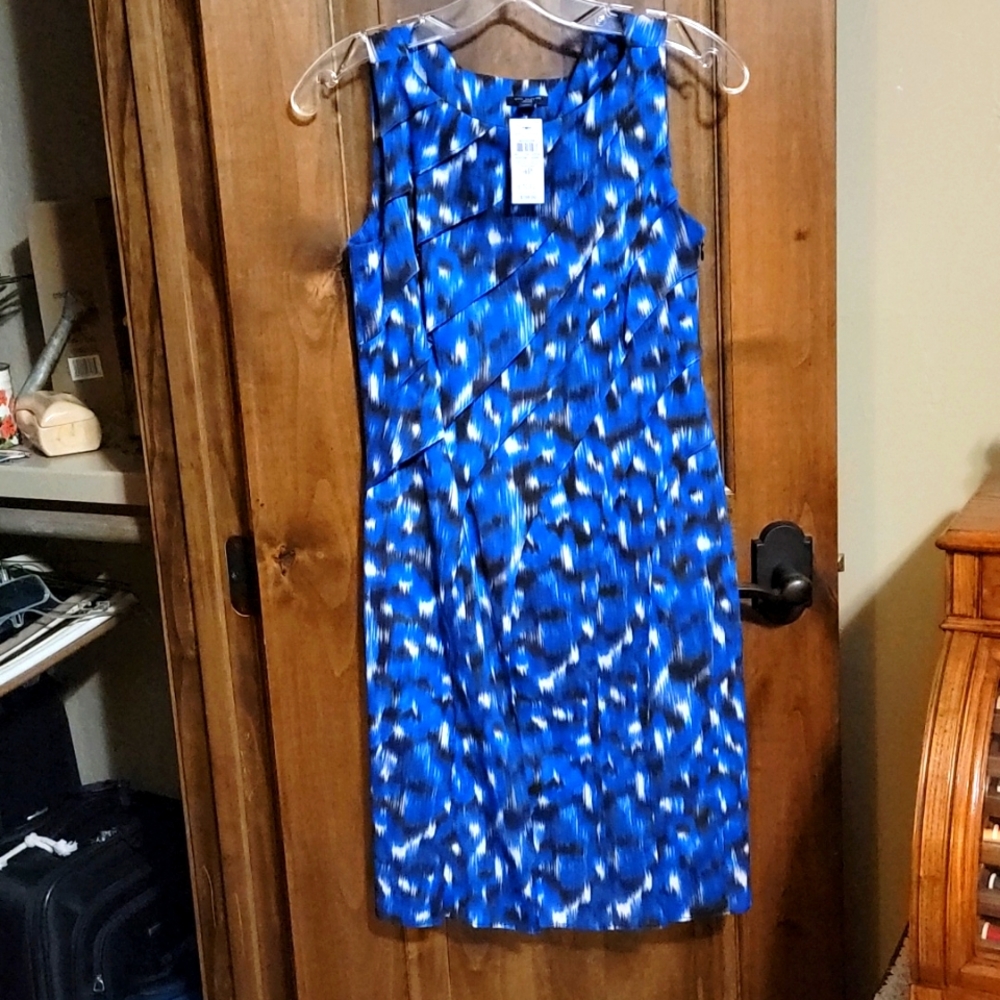 Dress, sleeveless